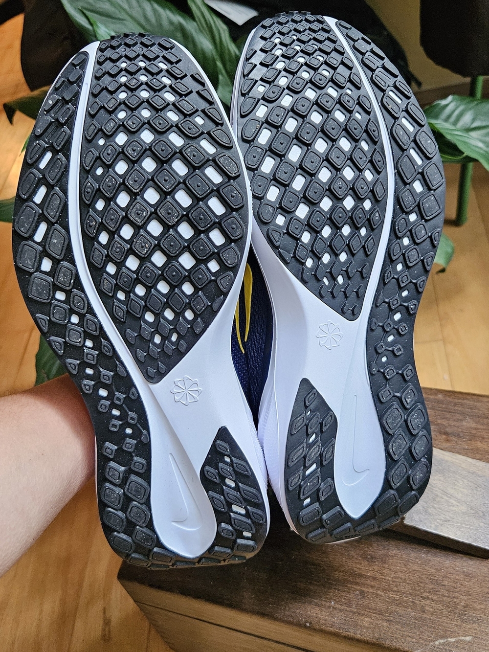 Nike Pegasus 41 Running Shoes — Navy Blue & Yellow Swoosh BNWOT - Picture 2 of 6